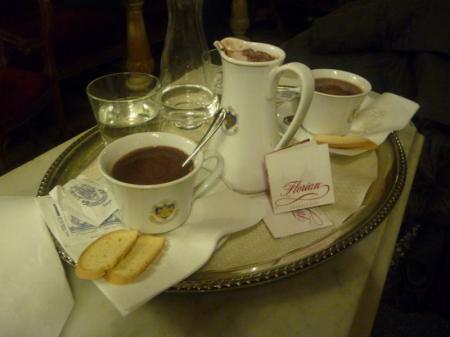 Au café Florian...